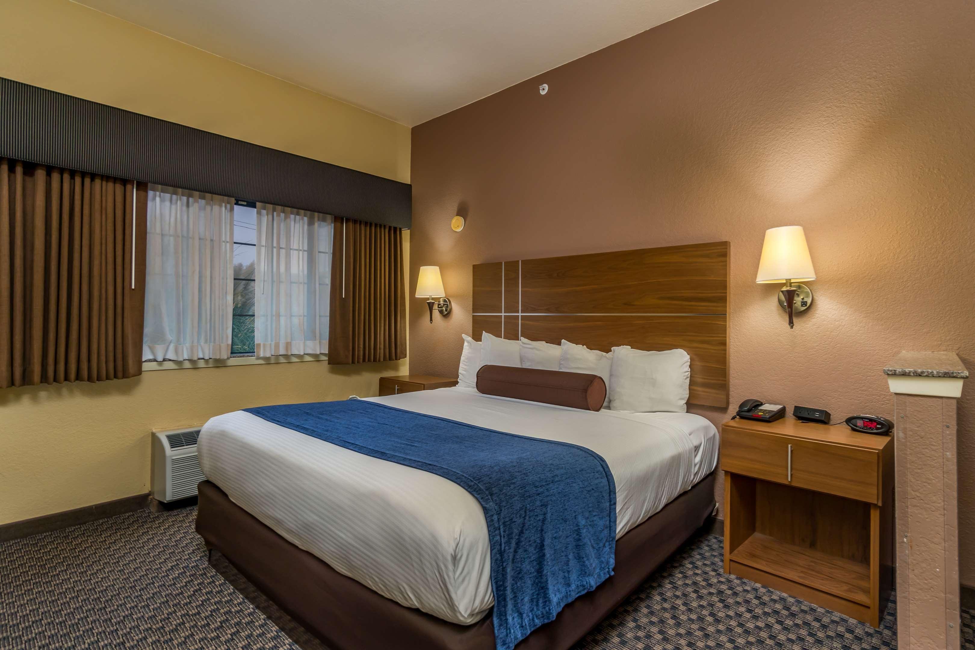 Best Western Plus Shamrock Inn&Suites Extérieur photo