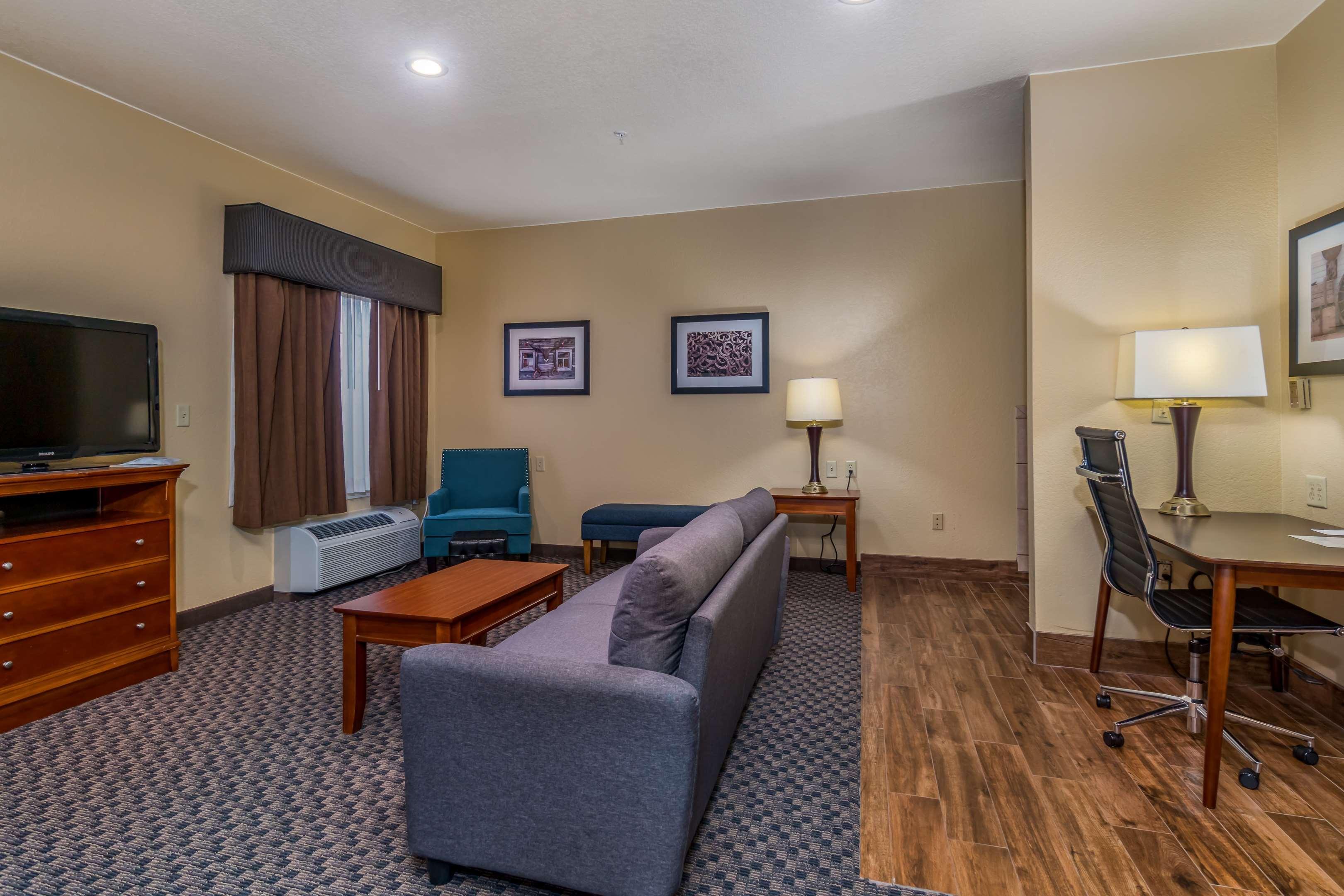 Best Western Plus Shamrock Inn&Suites Extérieur photo