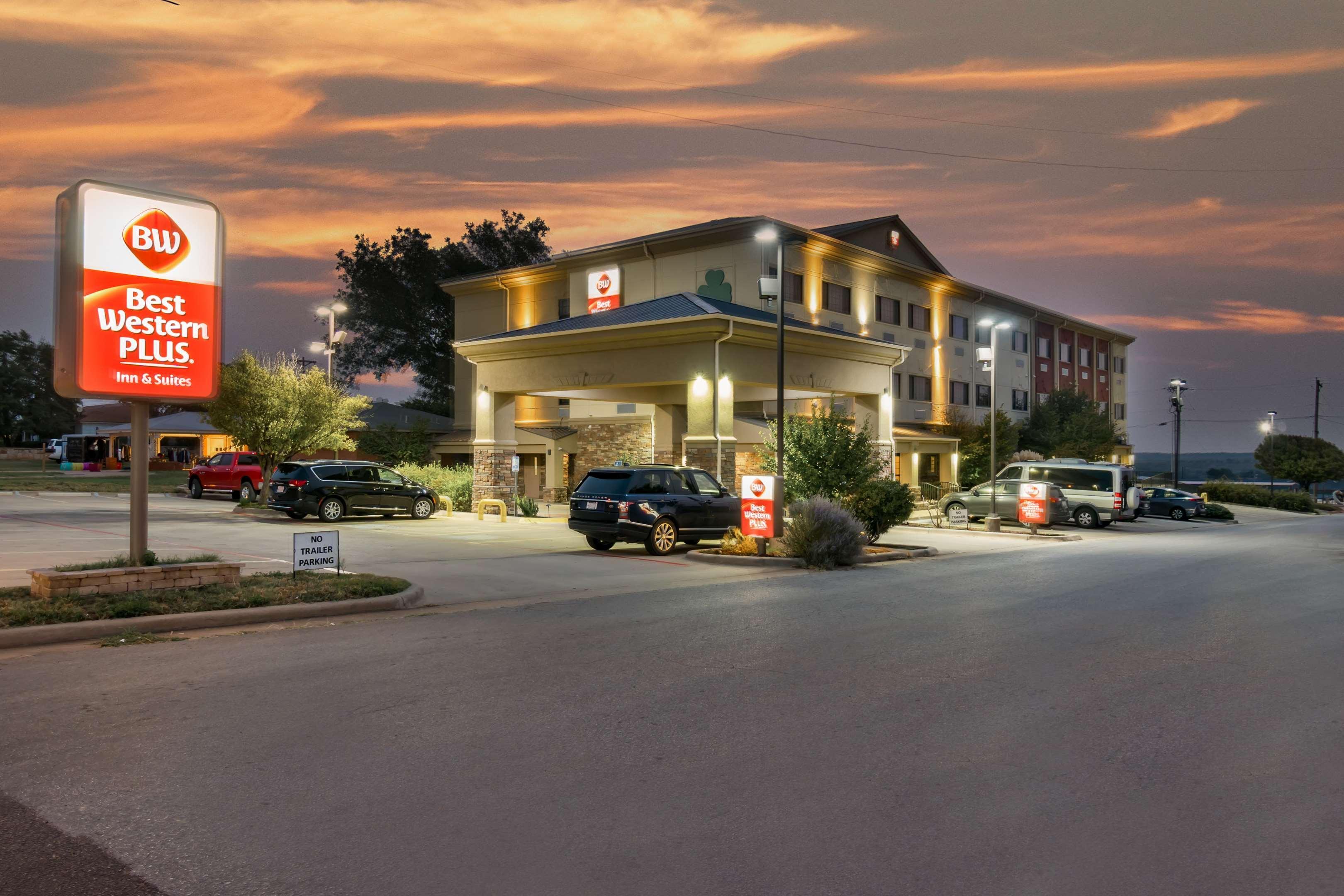 Best Western Plus Shamrock Inn&Suites Extérieur photo