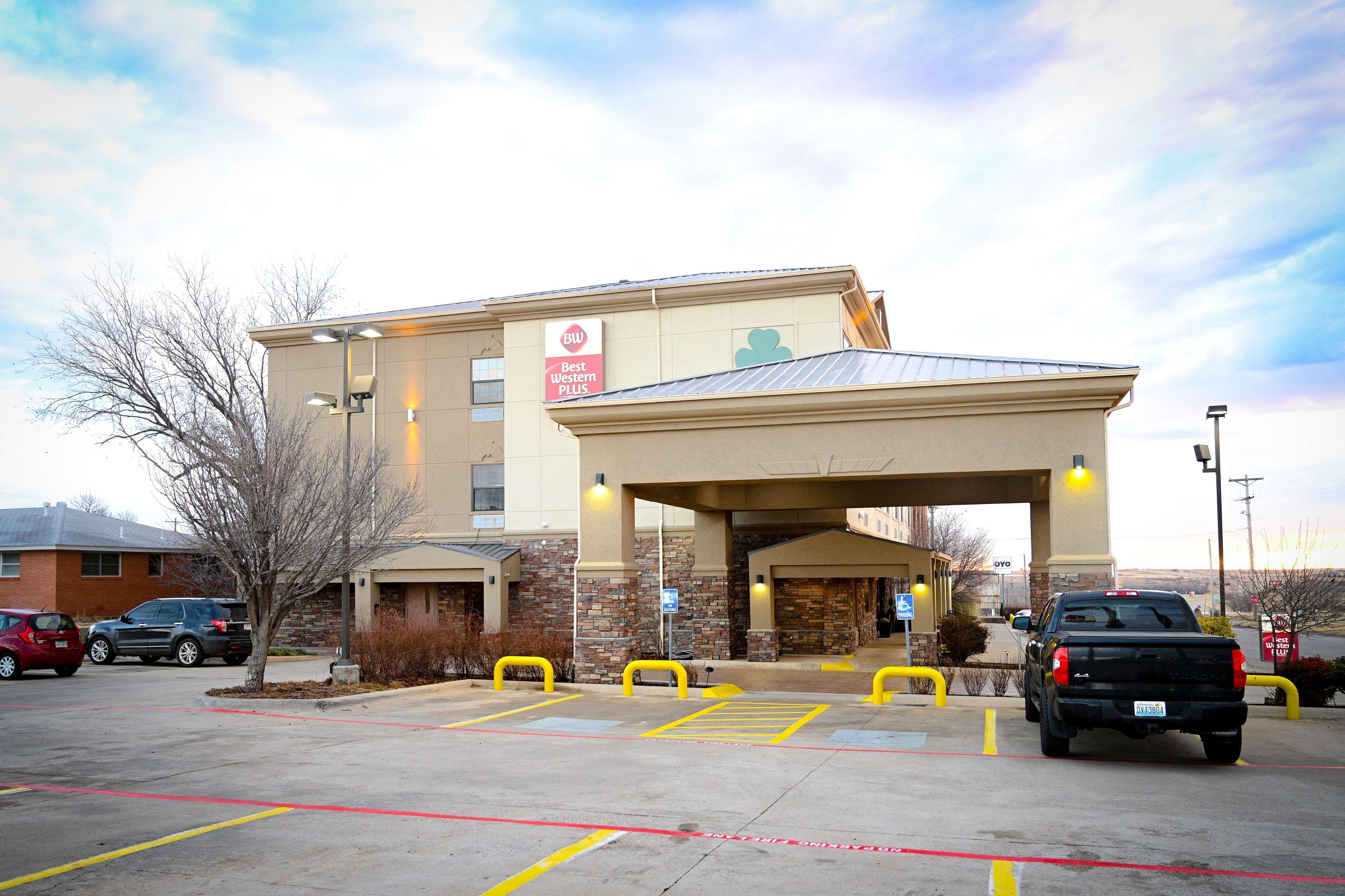 Best Western Plus Shamrock Inn&Suites Extérieur photo