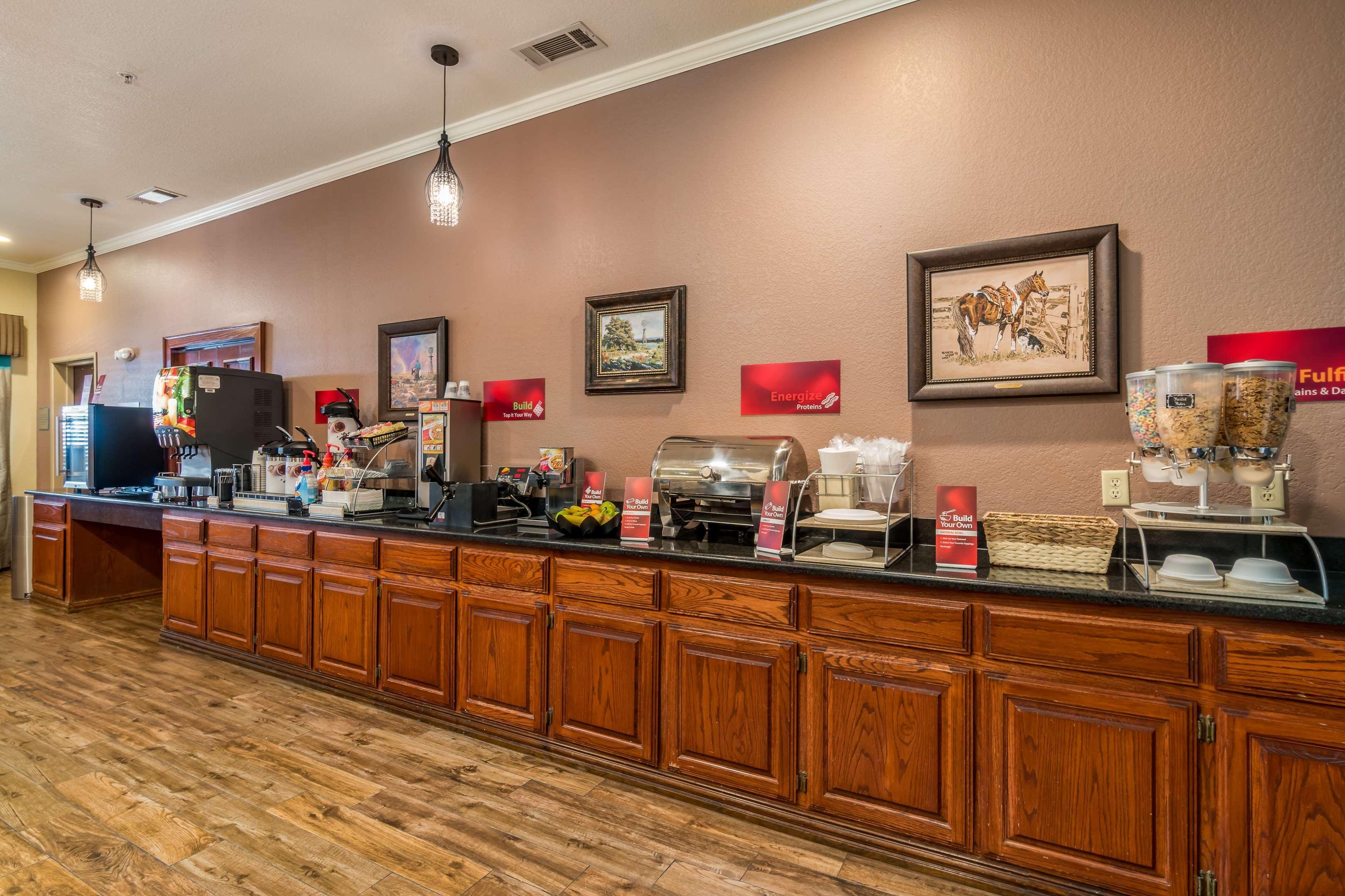 Best Western Plus Shamrock Inn&Suites Extérieur photo