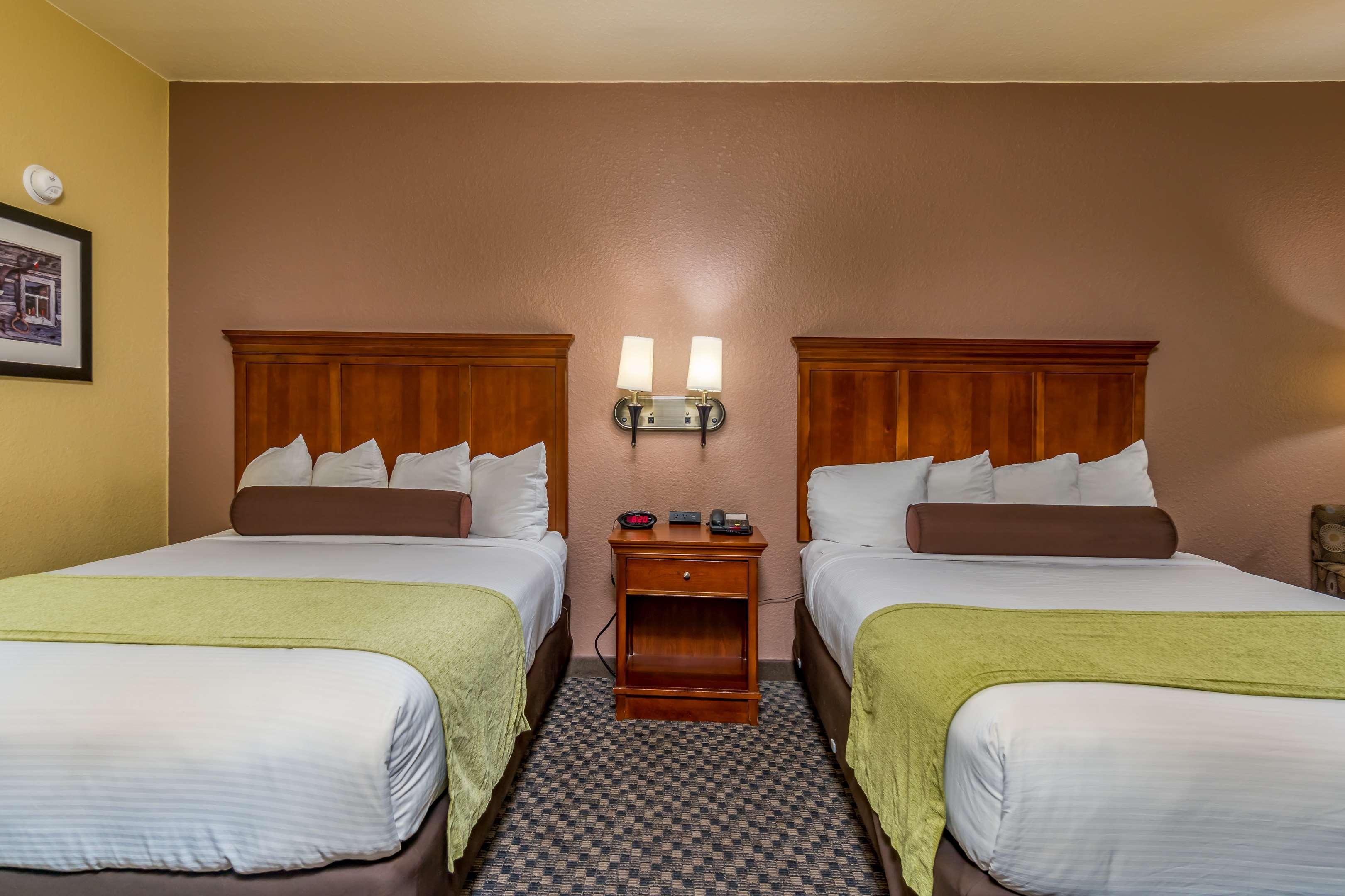 Best Western Plus Shamrock Inn&Suites Extérieur photo
