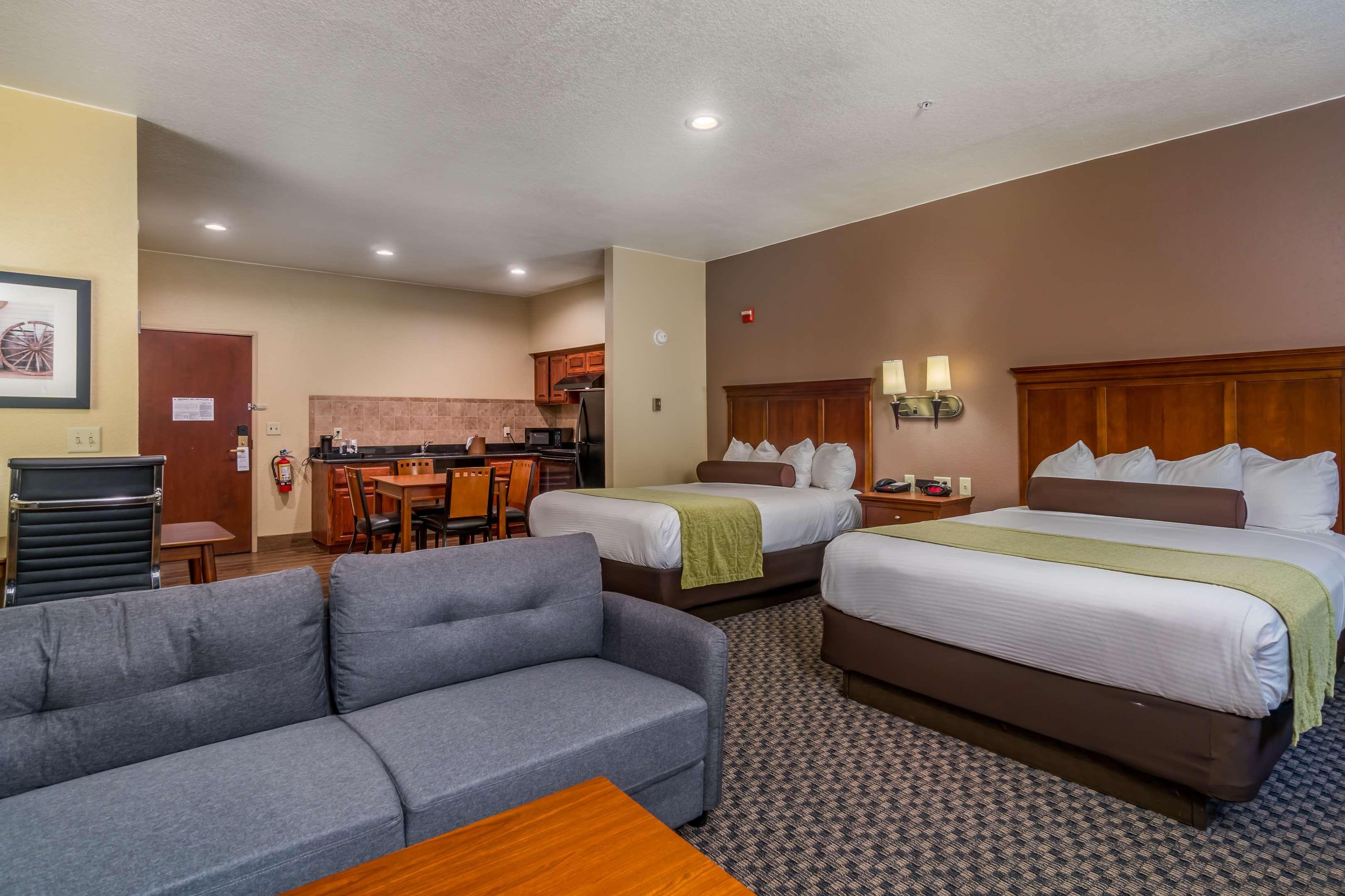 Best Western Plus Shamrock Inn&Suites Extérieur photo