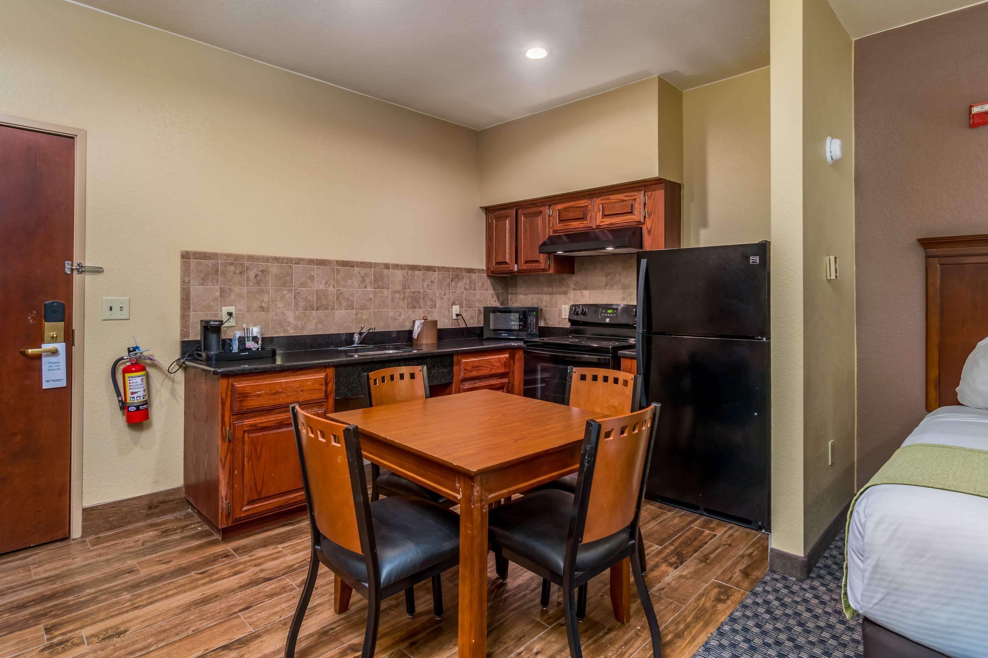 Best Western Plus Shamrock Inn&Suites Extérieur photo